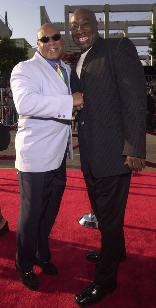 How tall is Ving Rhames